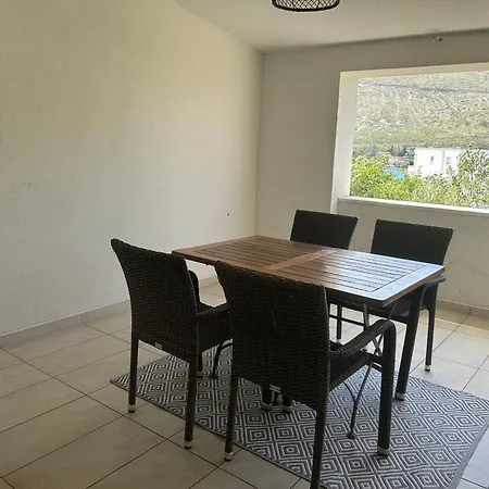 דירה Apartment Grebastica *